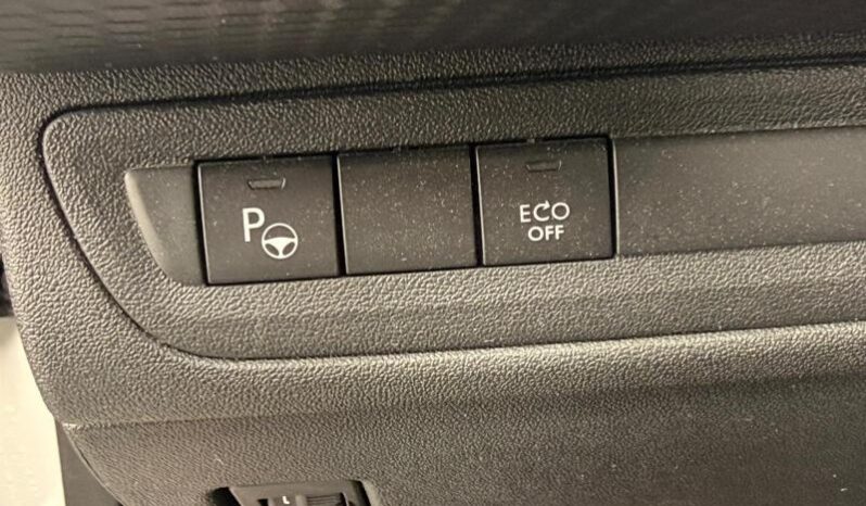 Peugeot 2008 GT Line / EAT6 / Pano complet