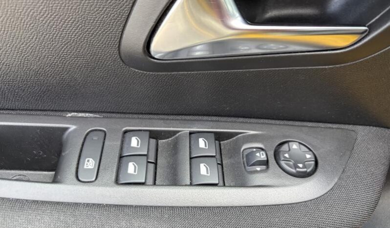 Peugeot 208 Style / Carplay complet