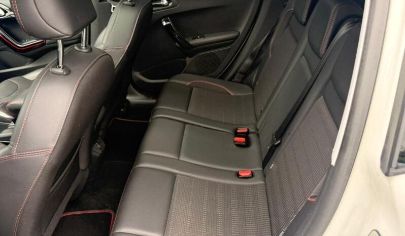 Peugeot 2008 GT Line / EAT6 / Pano complet