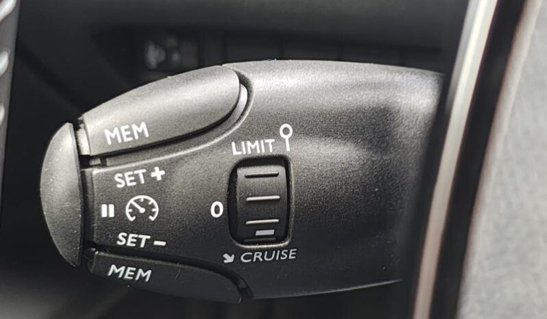 Peugeot 2008 Allure / MHEV / E-DSC6 complet