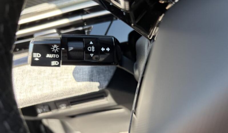 Peugeot 5008 Allure / Hybrid / E-DSC6 complet
