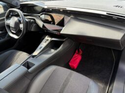 Peugeot 308 GT / EAT8 / Carplay complet