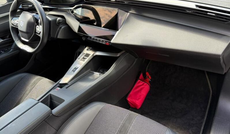 Peugeot 308 GT / EAT8 / Carplay complet