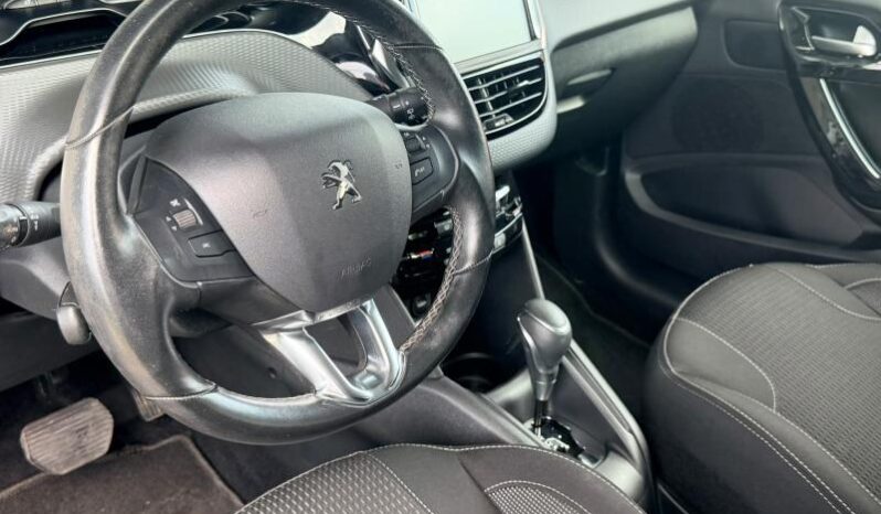 Peugeot 208 Tech Editio  / EAT6 / 110ch complet