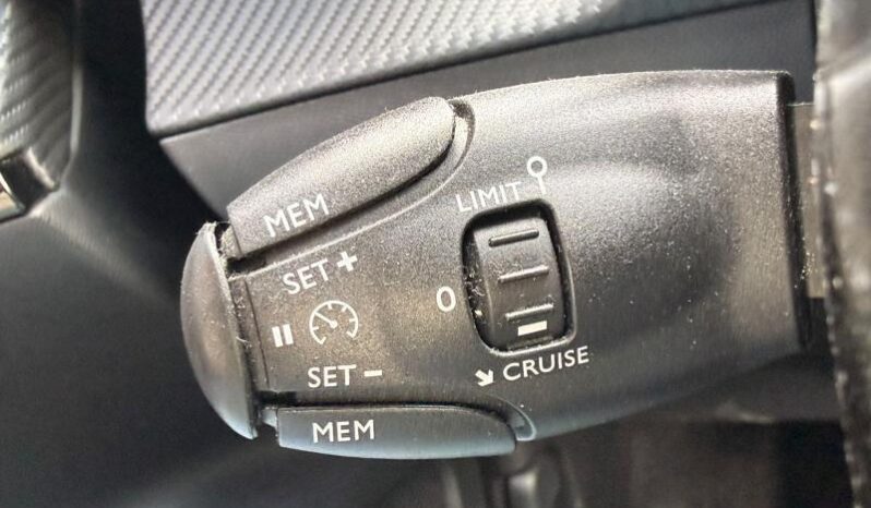 Peugeot 2008 GT / EAT8 / 1.5 BlueHDi / Pano complet