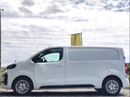 Peugeot Expert Taille M / Dispo 08/2026 complet