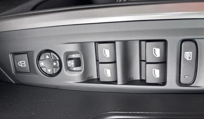 Peugeot 3008 E-3008 ALLURE BUSINESS / 213 ch complet