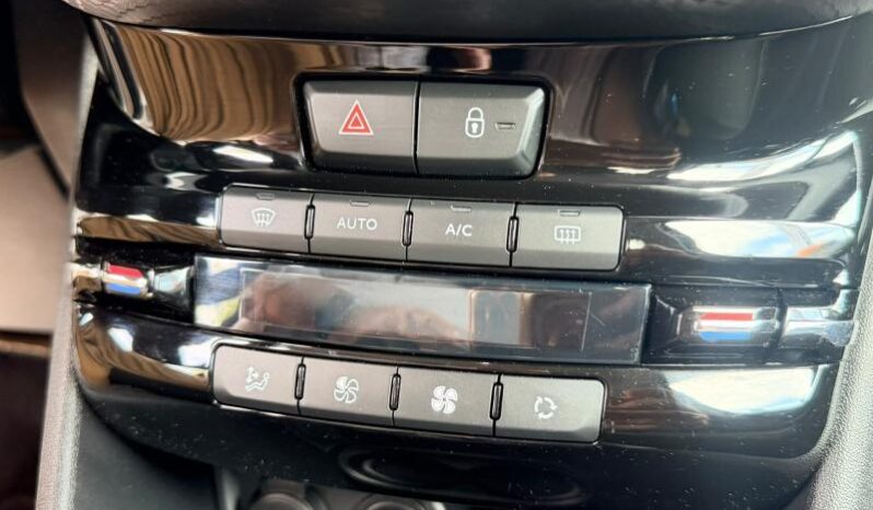 Peugeot 208 Tech Editio  / EAT6 / 110ch complet