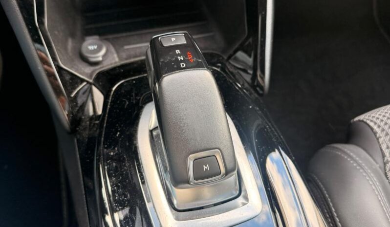 Peugeot 2008 GT / EAT8 / 1.5 BlueHDi / Pano complet