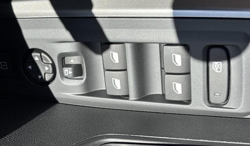 Peugeot 5008 ALLURE / Hybride 145 CH complet