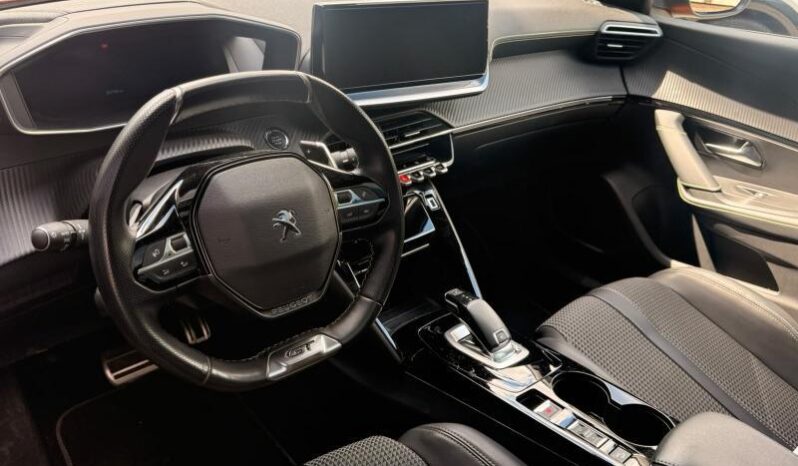 Peugeot 2008 GT / EAT8 / 1.5 BlueHDi / Pano complet