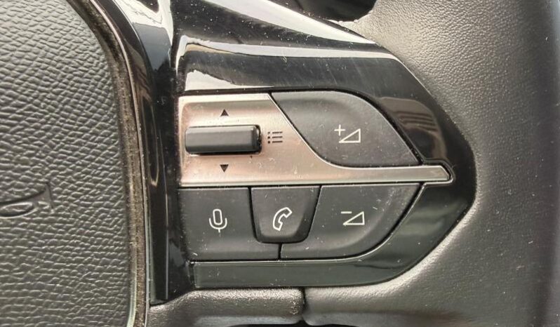 Peugeot 308 Allure / 1.5 BlueHDi / Carplay complet