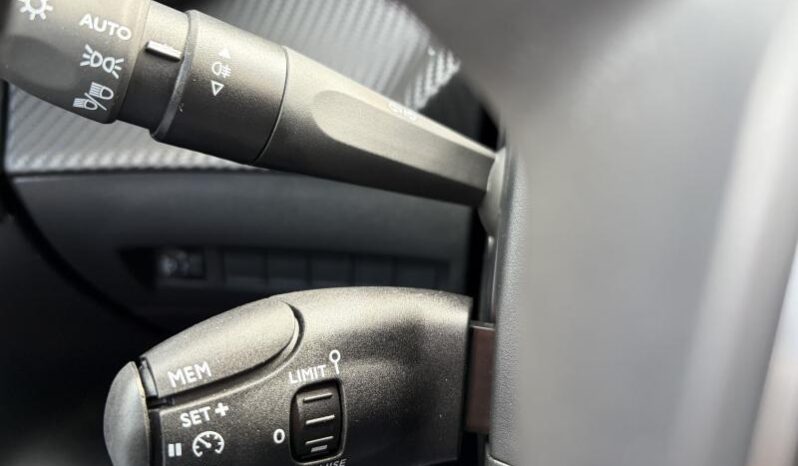 Peugeot 208 Allure Hybrid complet