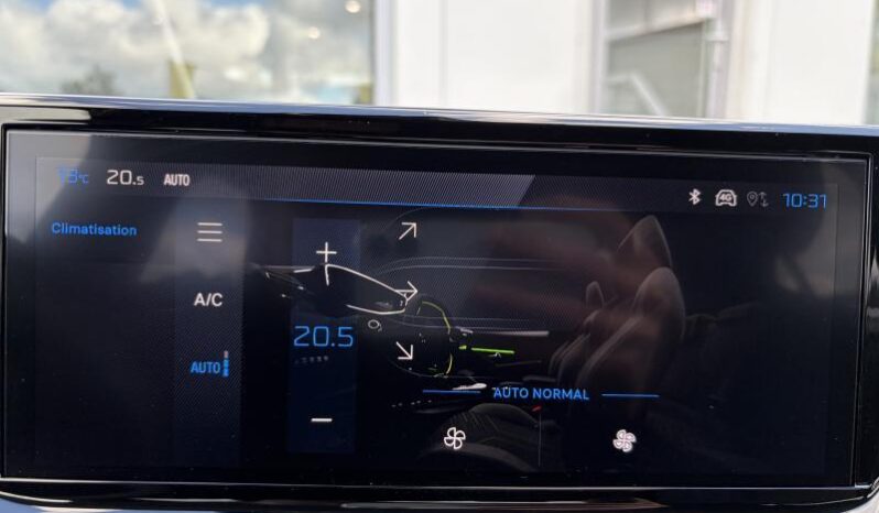Peugeot 208 Allure Hybrid complet