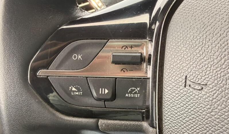 Peugeot 308 Allure / 1.5 BlueHDi / Carplay complet
