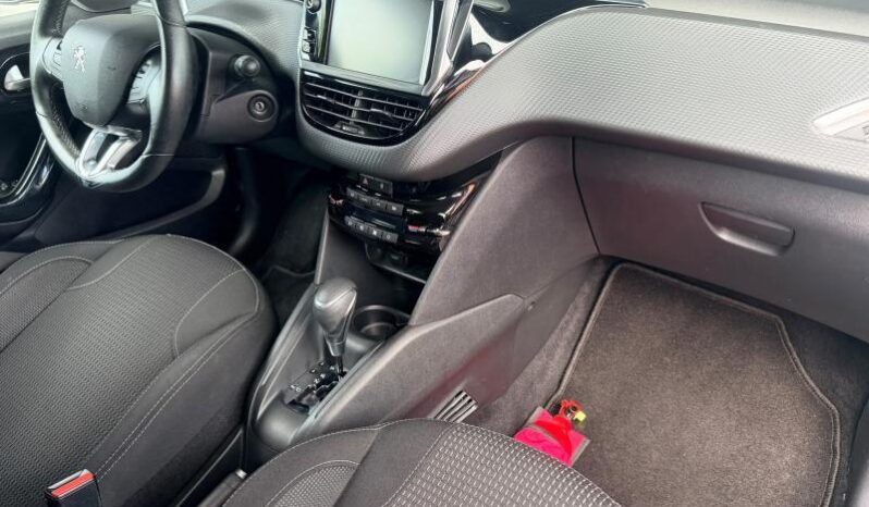 Peugeot 208 Tech Editio  / EAT6 / 110ch complet