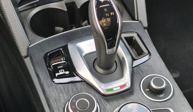 Alfa Romeo Stelvio Super / AT8 / 2.2 JTD complet