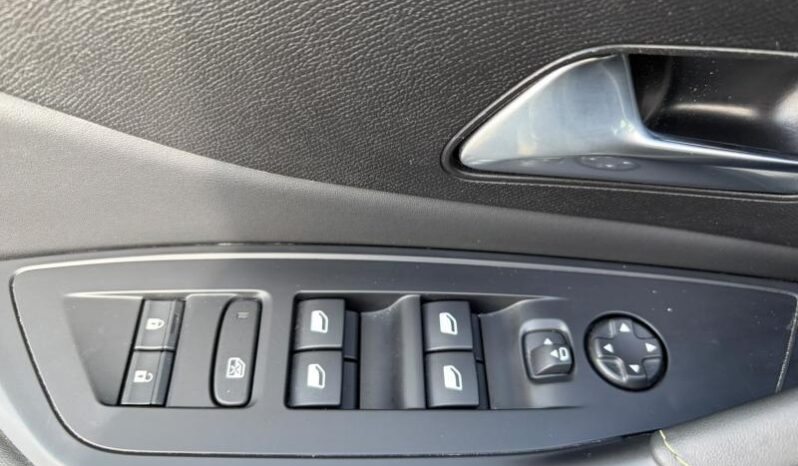 Peugeot 308 GT / EAT8 / Carplay complet