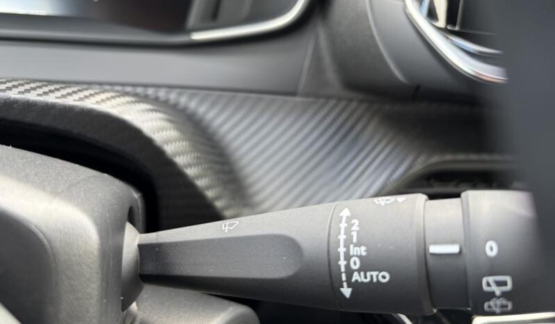 Peugeot 208 Allure Hybrid complet