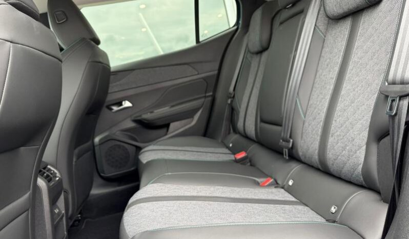 Peugeot 408 Allure / Jantes 17 / EAT8 complet