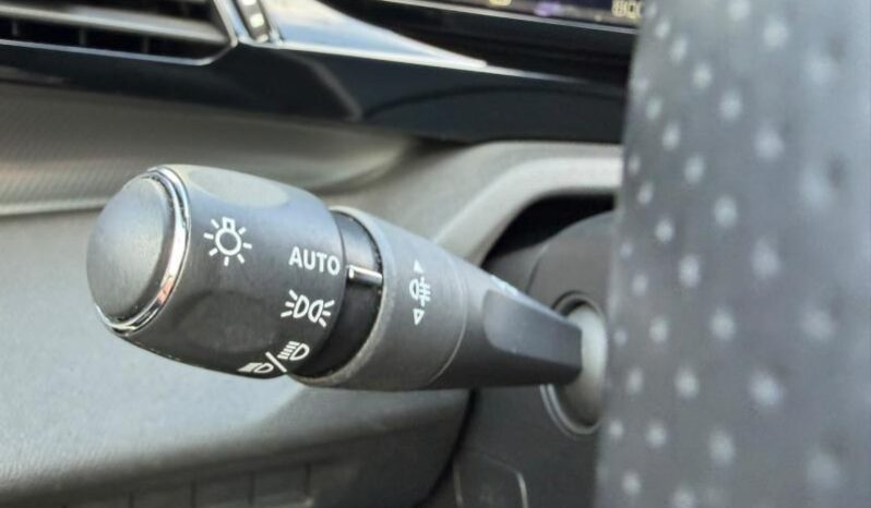 Peugeot 308 GT / EAT8 / Carplay complet