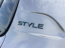 Peugeot 208 Style / EAT8 / Caméra complet