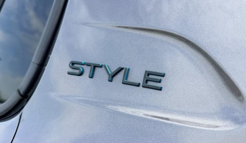 Peugeot 208 Style / EAT8 / Caméra complet