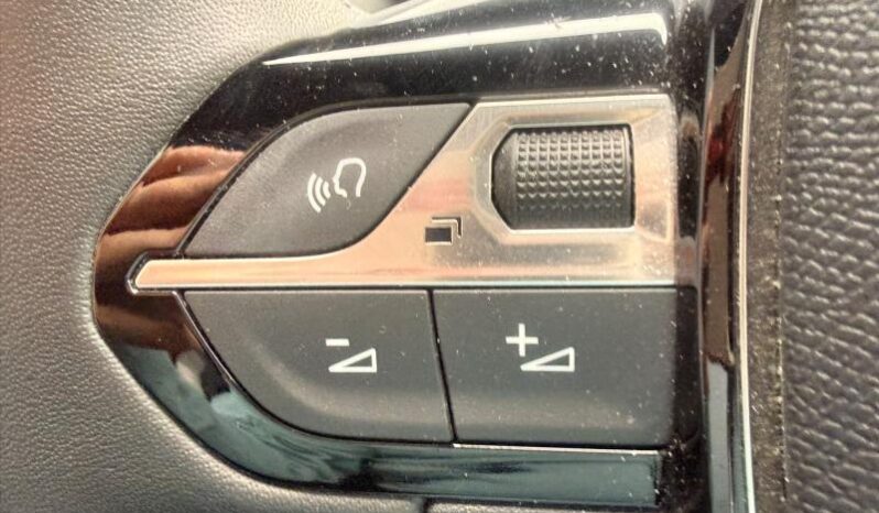 Peugeot 2008 Allure / GPS / Carplay complet