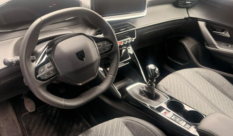 Peugeot 2008 Allure / GPS / Carplay complet