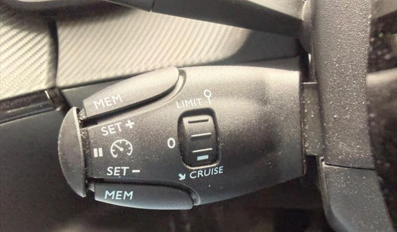 Peugeot 2008 Allure / GPS / Carplay complet
