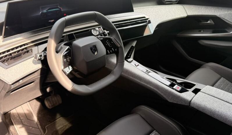 Peugeot 5008 ALLURE HYBRID complet