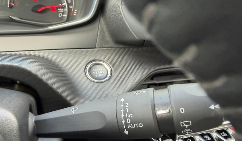 Peugeot 208 Allure / GPS / Carplay complet