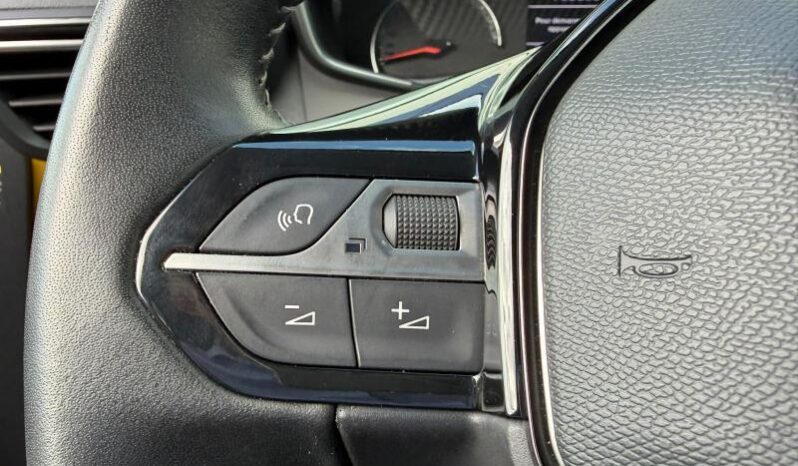 Peugeot 208 Allure / GPS / Carplay complet