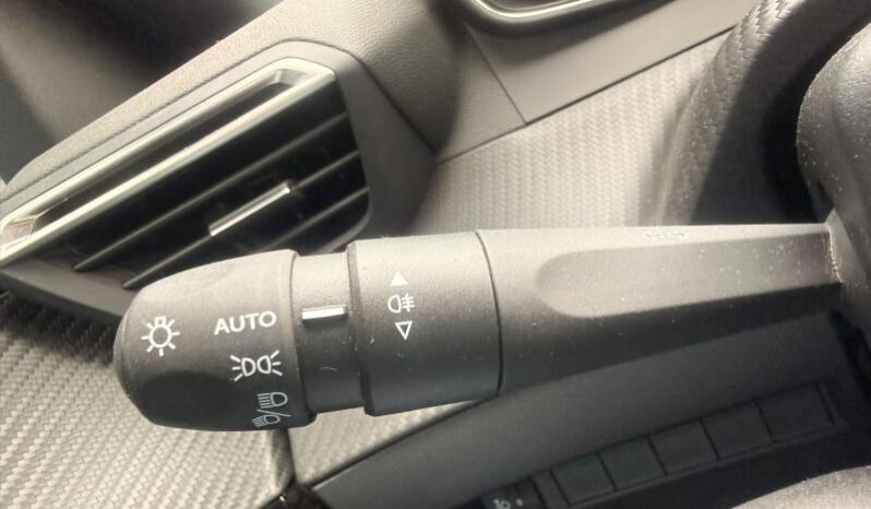 Peugeot 2008 Allure / GPS / Carplay complet