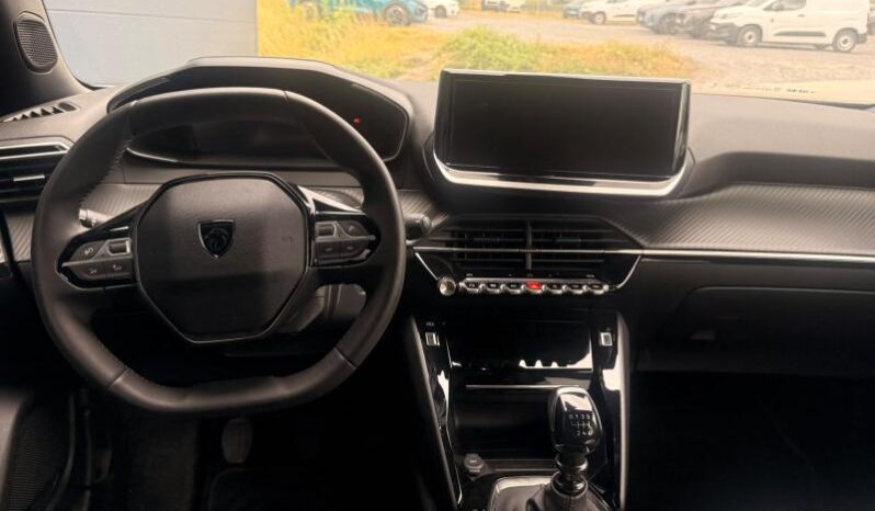 Peugeot 2008 Allure / GPS / Carplay complet