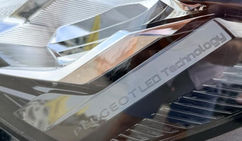 Peugeot 208 Style / EAT8 / Caméra complet