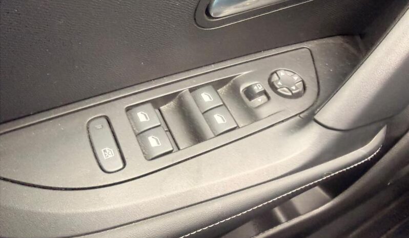 Peugeot 2008 Allure / GPS / Carplay complet