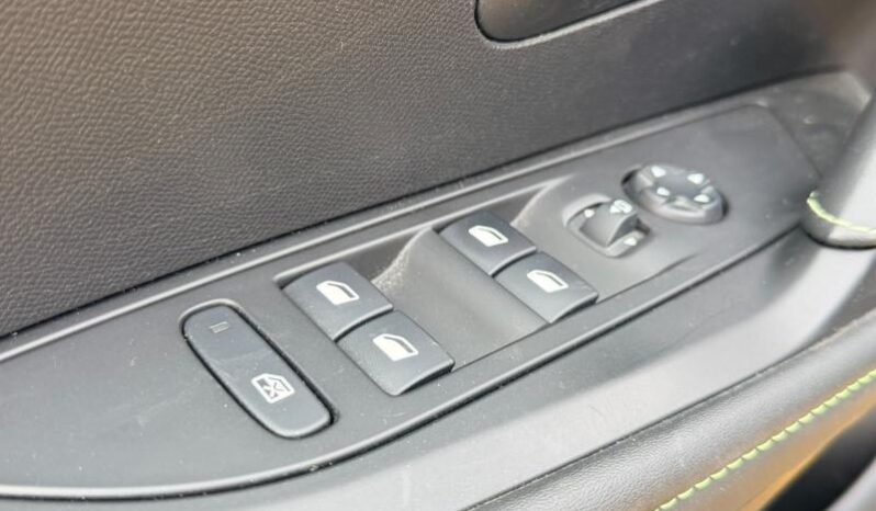 Peugeot 208 GT / LED / Carplay complet