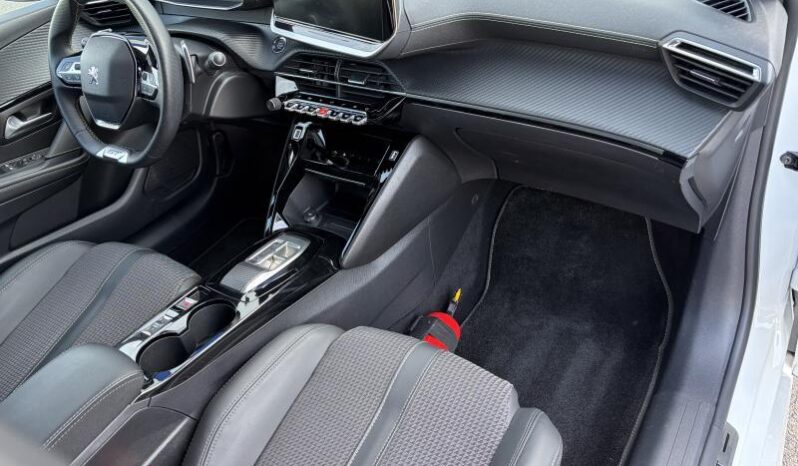 Peugeot 208 GT / EAT8 / LED complet