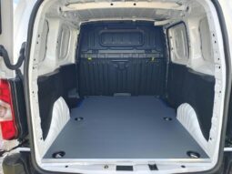 Peugeot Partner M / EAT8 / Dispo 10/2026 complet