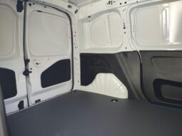 Peugeot Partner M / EAT8 / Dispo 10/2026 complet